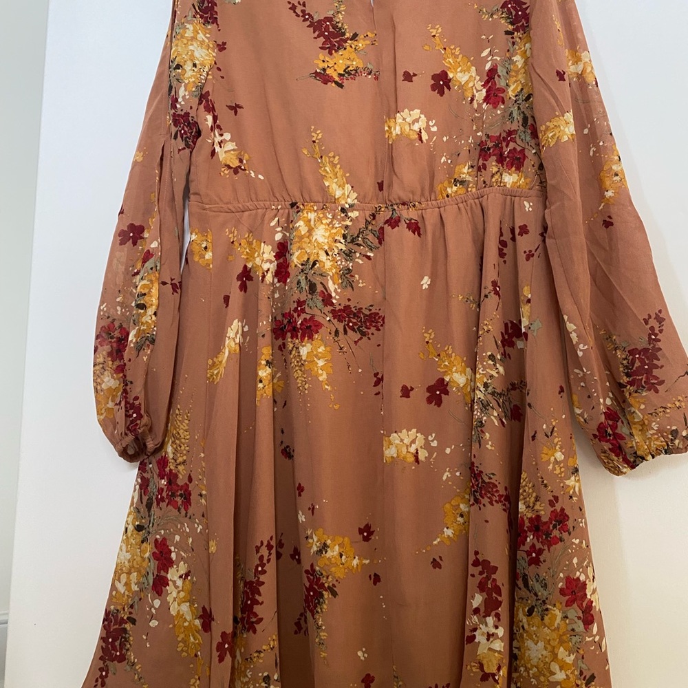 Maurice’s slit sleeve floral tie neck dress. Size Medium. - Picture 4 of 5